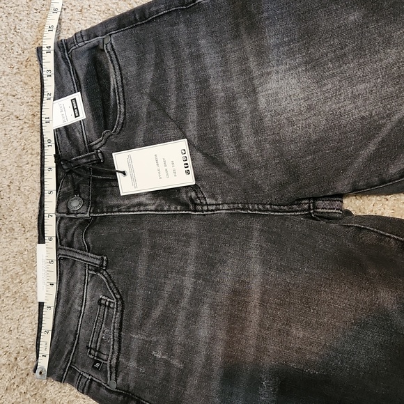 Judy Blue Capri's Size 7/28 - Picture 5 of 10